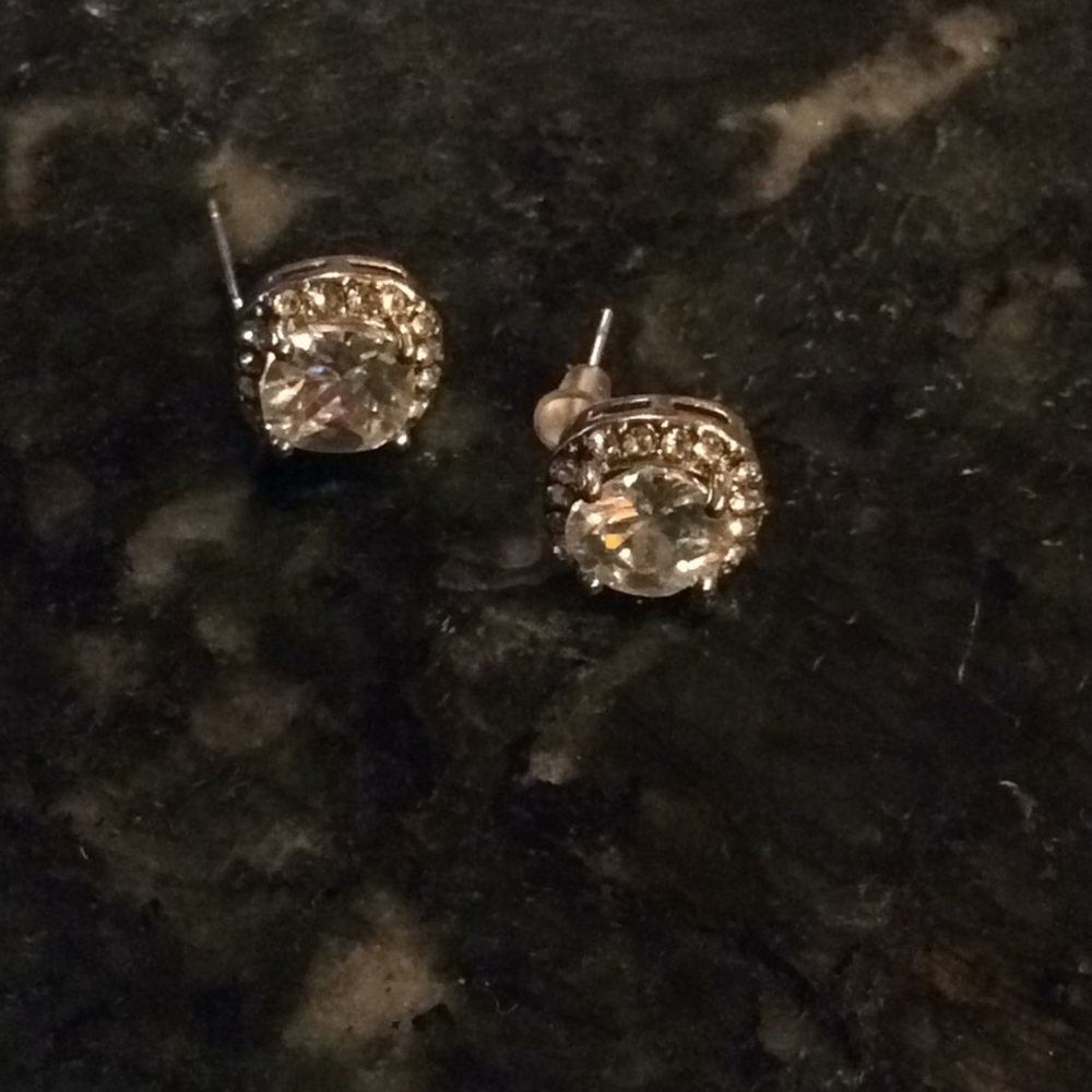 Rhinestones stud earrings